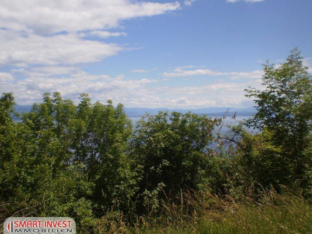 LOVRAN, Land of 15.000 m2 with a sea view on a quiet location