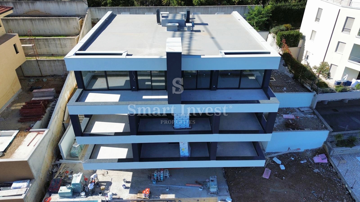 ABBAZIA, attico di lusso con 3 camere da letto con vista mare e garage