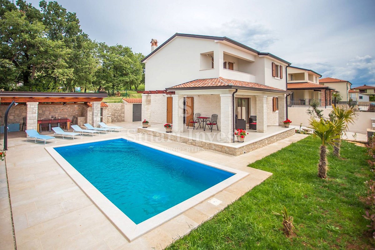 ISTRIA - POREČ, BEAUTIFUL VILLA WITH SEA VIEW AND POOL, 7 km to the sea