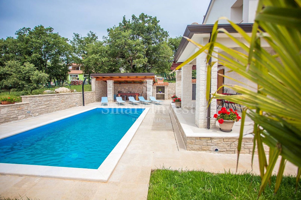 ISTRIA - POREČ, BEAUTIFUL VILLA WITH SEA VIEW AND POOL, 7 km to the sea