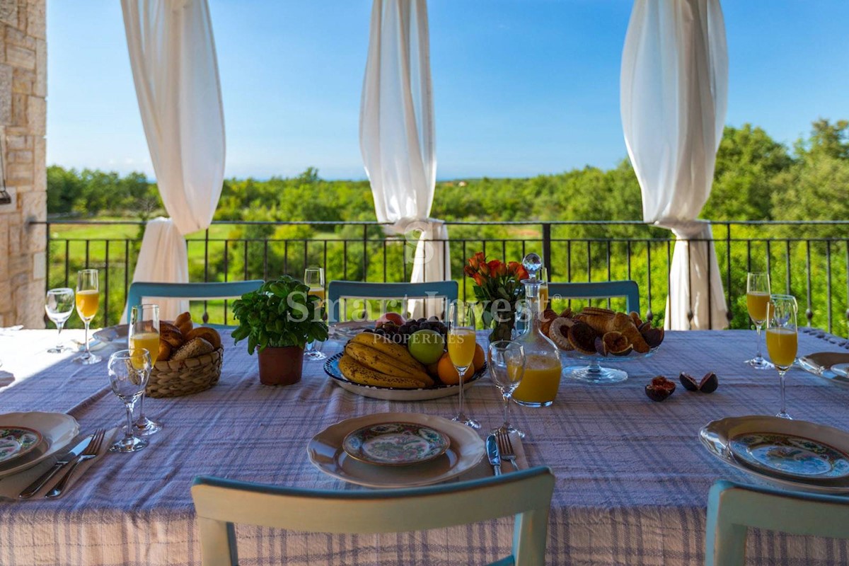 ISTRIA - PARENZO, Villa di lusso in pietra con piscina e vista mare, in vendita