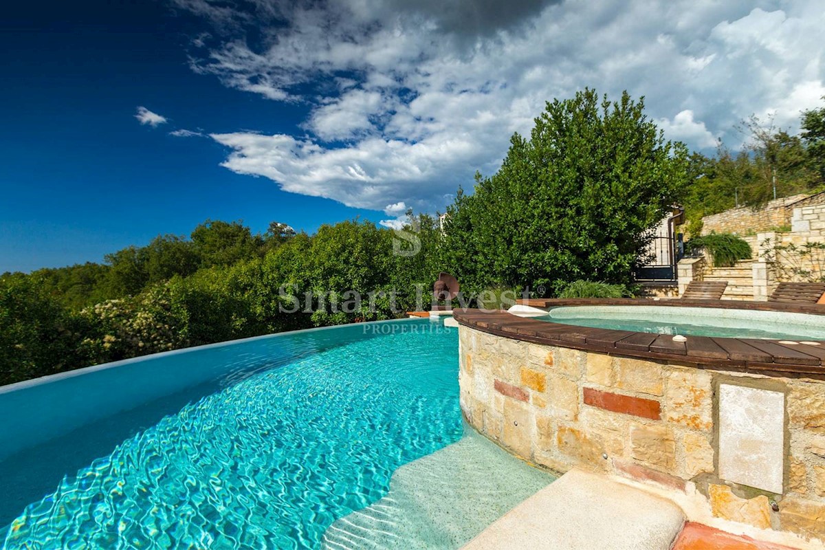 ISTRIA - PARENZO, Villa di lusso in pietra con piscina e vista mare, in vendita