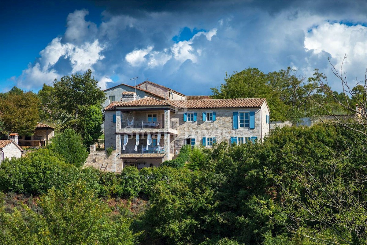 ISTRIA - PARENZO, Villa di lusso in pietra con piscina e vista mare, in vendita