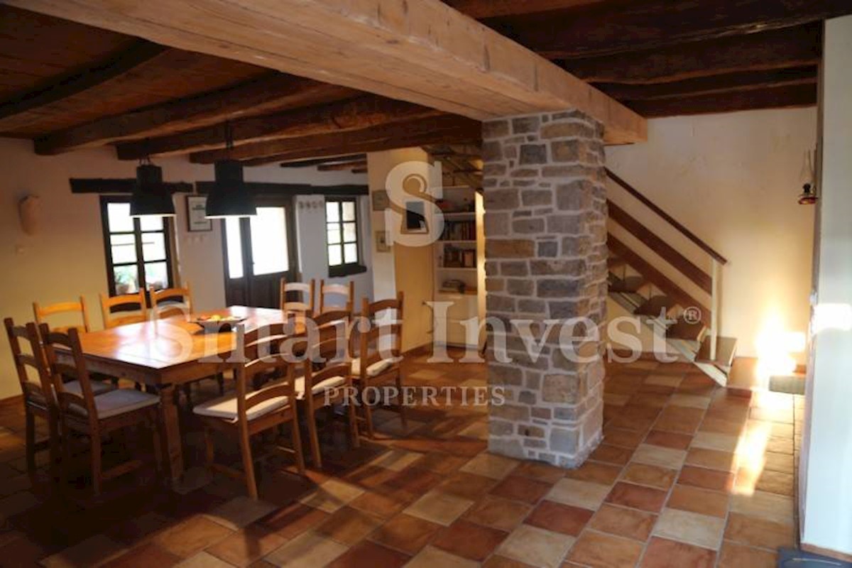 ISTRIA - MOTOVUN, Ecological estate with 3 houses, 23000 m2 land