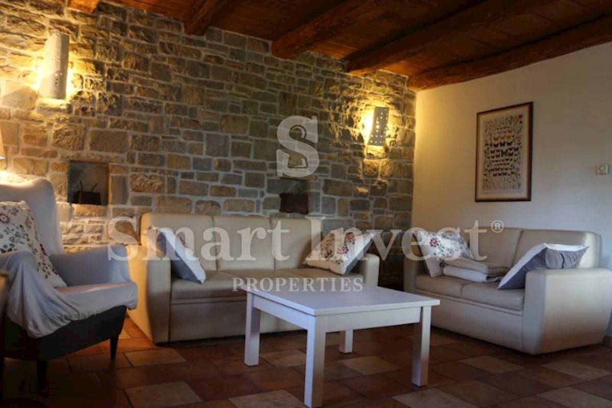 ISTRIA - MOTOVUN, Ecological estate with 3 houses, 23000 m2 land