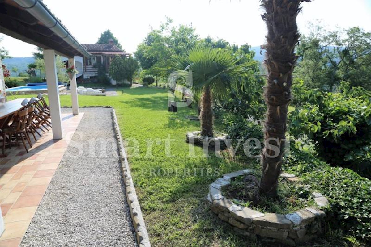 ISTRIA - MOTOVUN, Ecological estate with 3 houses, 23000 m2 land