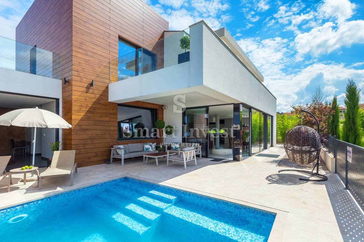 ISTRIA - POREČ vicinity, LUXURY VILLA WITH POOL AND SEA VIEW, 10 km to the sea