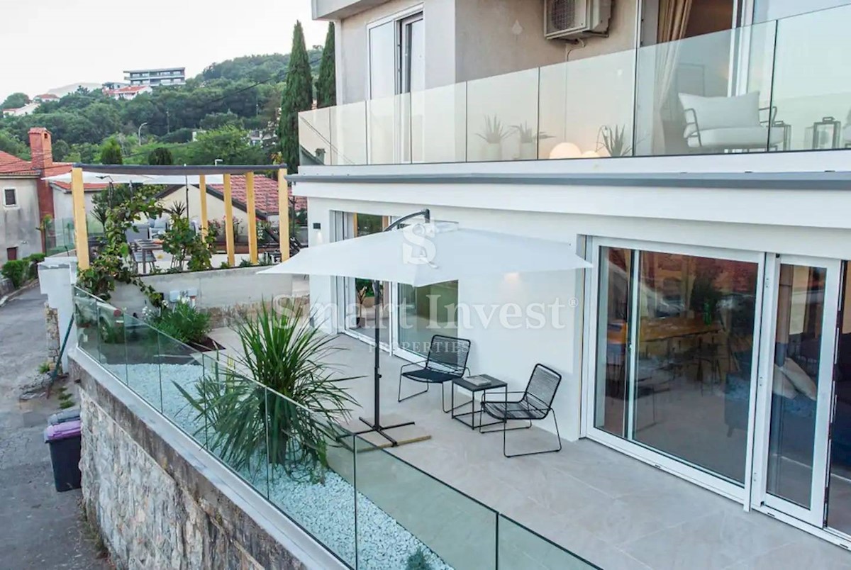 OPATIJA - VOLOSKO, Luxury 2-bedrooms apartment with sea view and garage