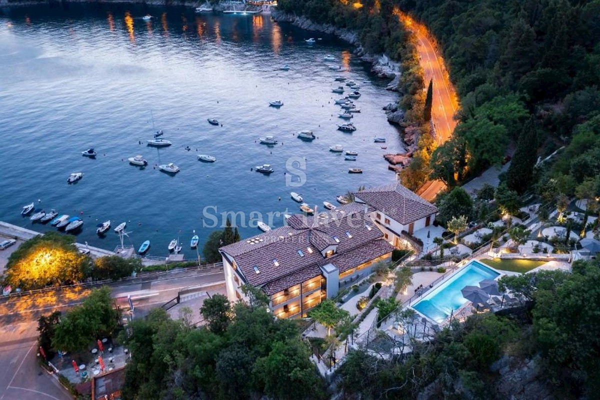 OPATIJA, Superb 3-bedrooms apartment in a luxury resort 1st row to the sea