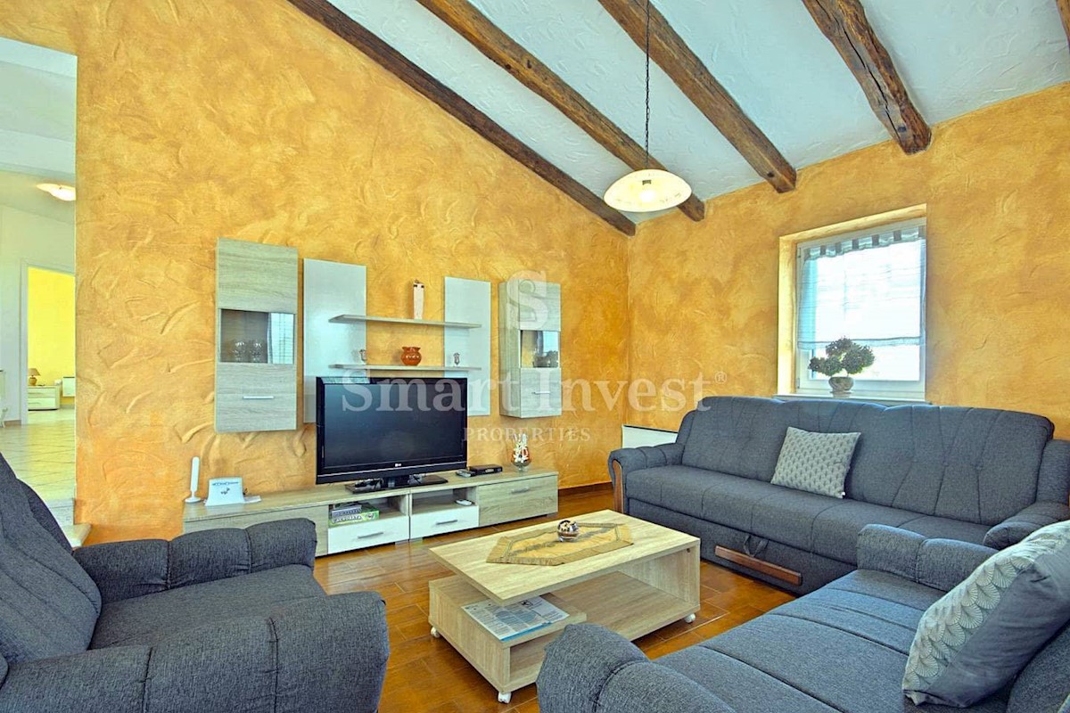 ISTRIA - POREČ, Beautiful stone villa with pool, 10 min drive to sea, for sale