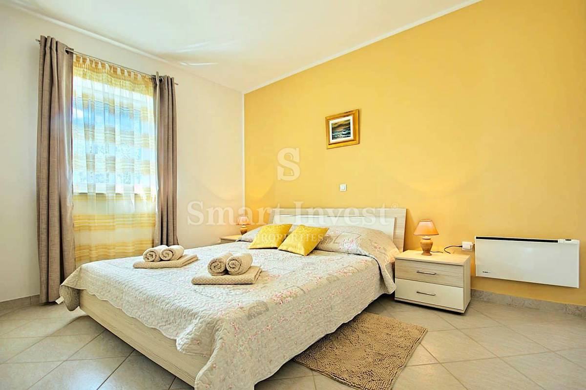 ISTRIA - POREČ, Beautiful stone villa with pool, 10 min drive to sea, for sale