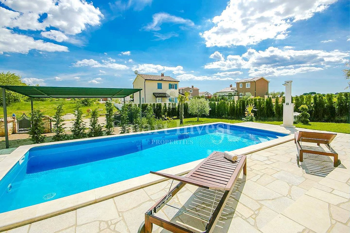 ISTRIA - POREČ, Beautiful stone villa with pool, 10 min drive to sea, for sale