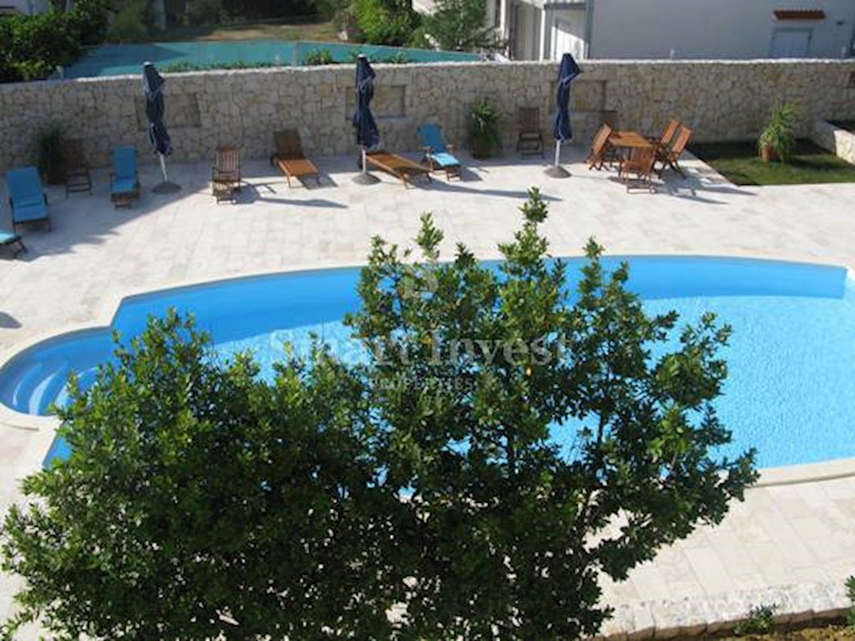 Isola di RAB, Casa con appartamenti, piscina e vista mare