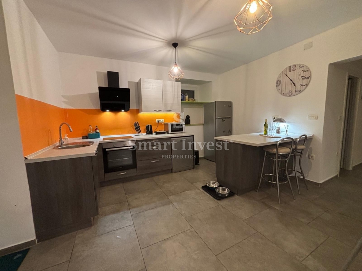 ABBAZIA - CENTRO, appartamento di 2 camere da letto con terrazzo e parcheggio