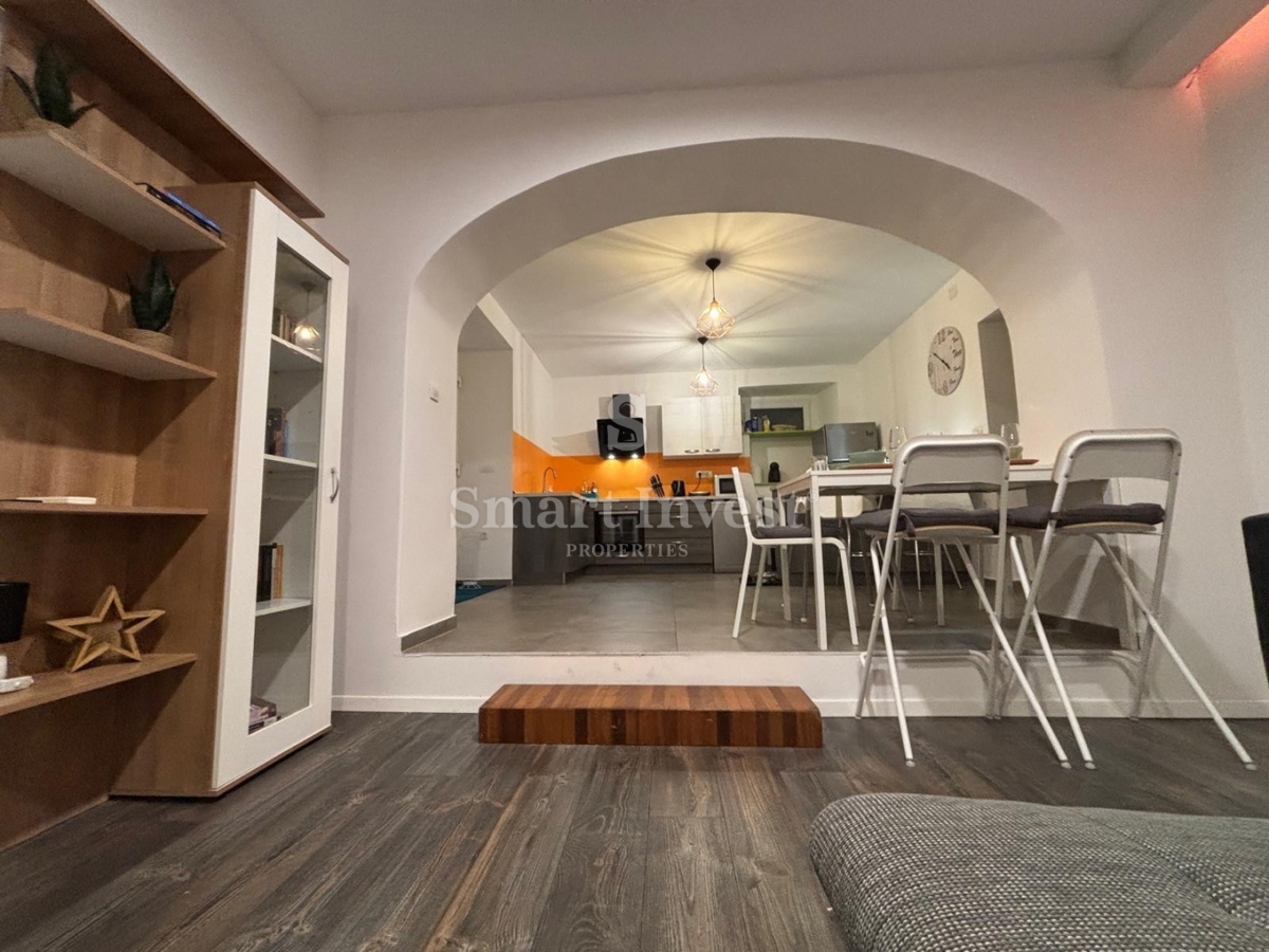 ABBAZIA - CENTRO, appartamento di 2 camere da letto con terrazzo e parcheggio