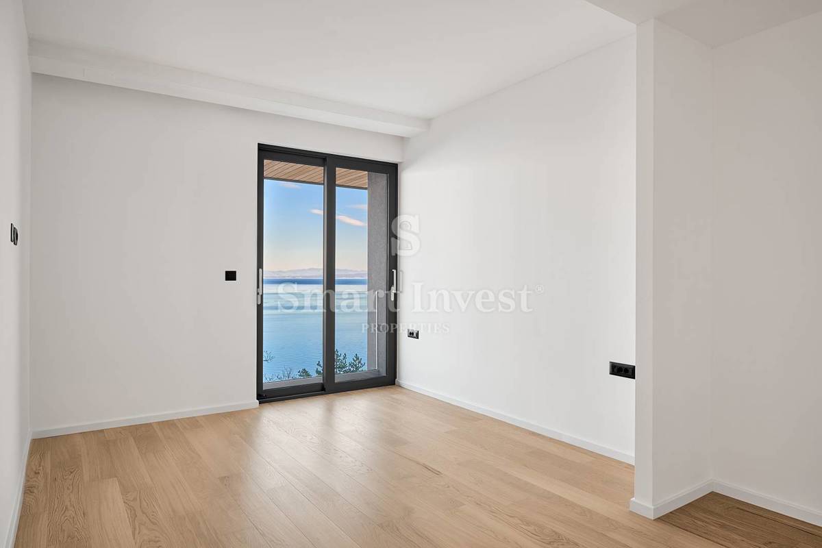 ABBAZIA, nuovo appartamento di lusso con piscina e vista mare impareggiabile