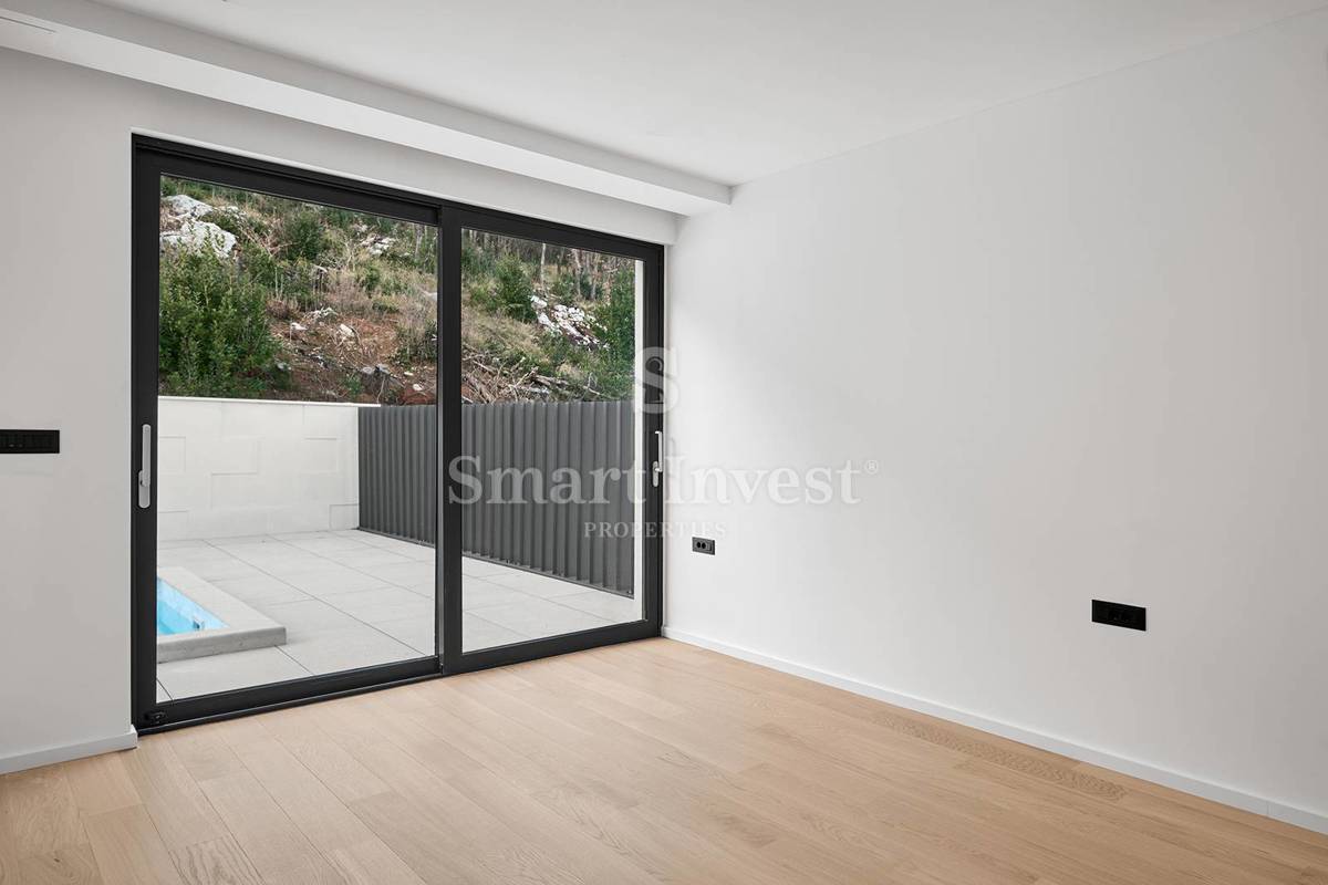 ABBAZIA, nuovo appartamento di lusso con piscina e vista mare impareggiabile