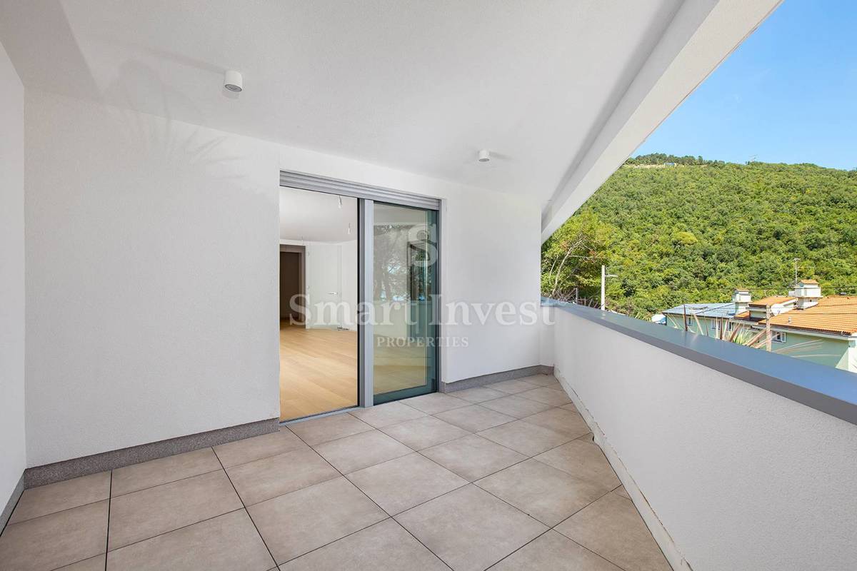 ABBAZIA, appartamento con vista mare in complesso con piscina