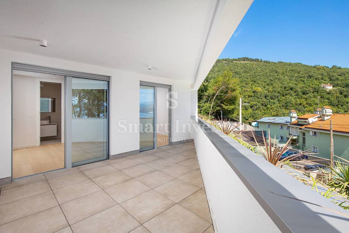 ABBAZIA, appartamento con vista mare in complesso con piscina