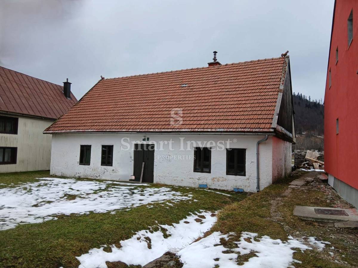 FUŽINE, casa di 120 m2 con un grande terreno