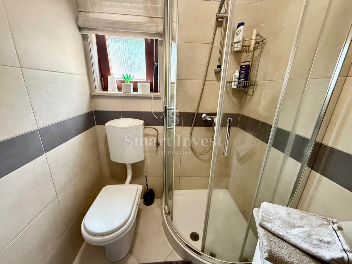 MATULJI - BREGI, splendido appartamento con 3 camere da letto e balcone