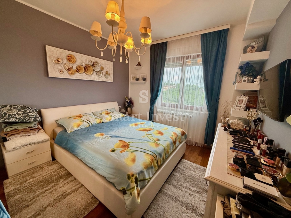 MATULJI - BREGI, splendido appartamento con 3 camere da letto e balcone