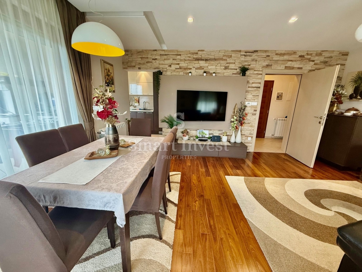 MATULJI - BREGI, splendido appartamento con 3 camere da letto e balcone