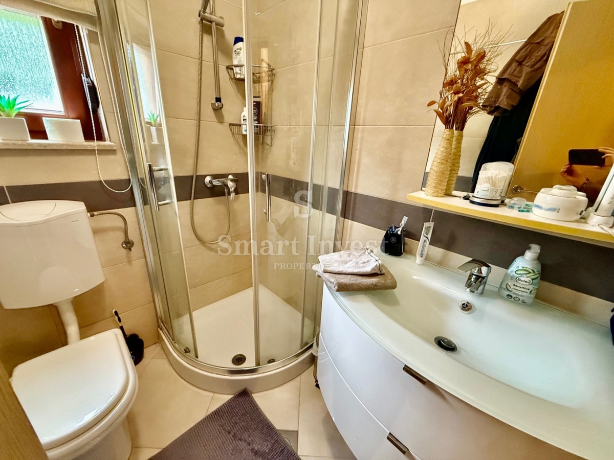 MATULJI - BREGI, splendido appartamento con 3 camere da letto e balcone