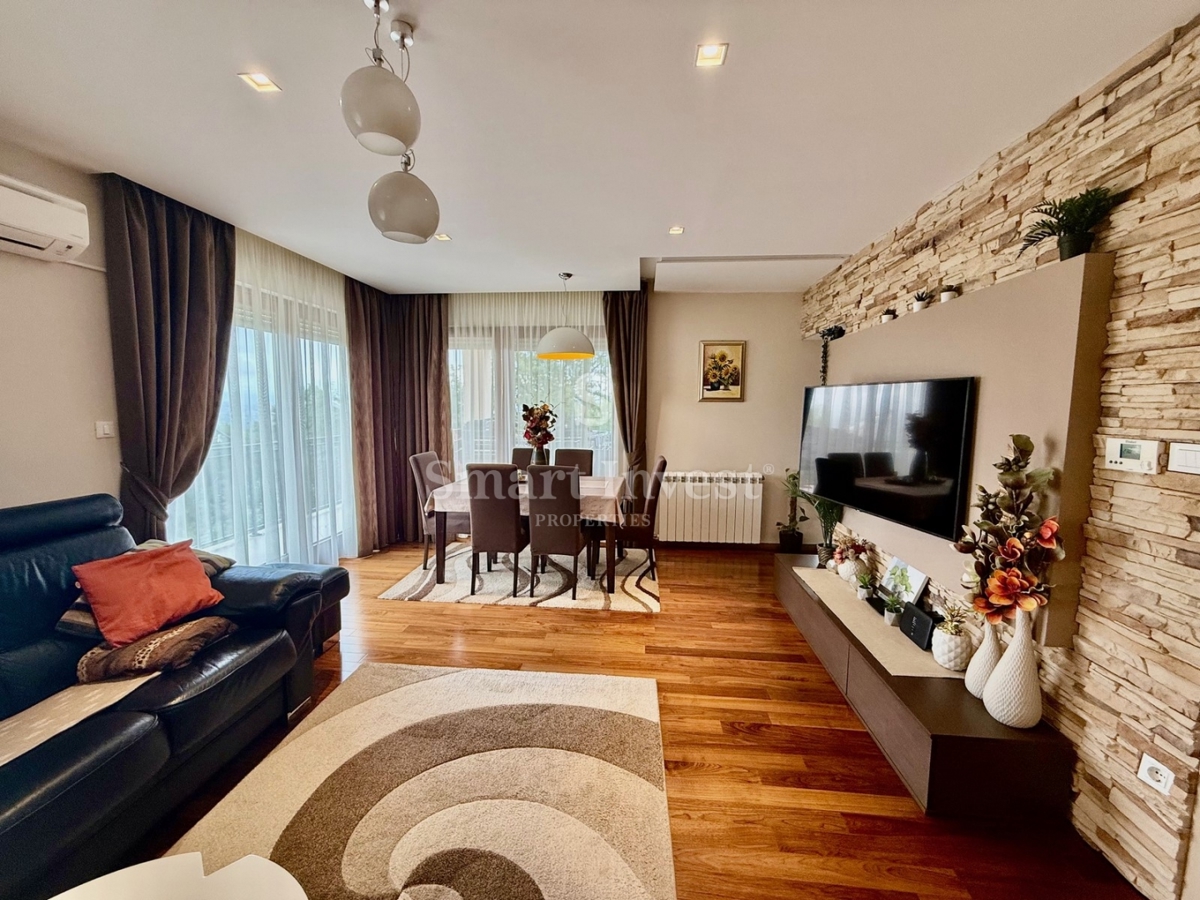 MATULJI - BREGI, splendido appartamento con 3 camere da letto e balcone