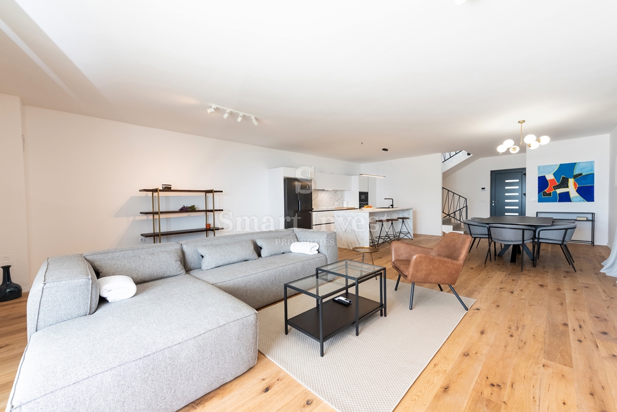 KOSTRENA, villa bifamiliare con piscina e vista mare