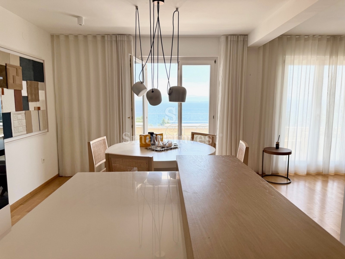 LOVRAN, appartamento modernamente arredato con vista mare
