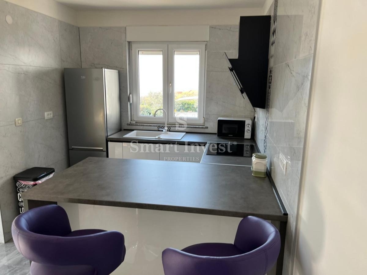KOSTRENA, appartamento trilocale con grande terrazza e vista mare
