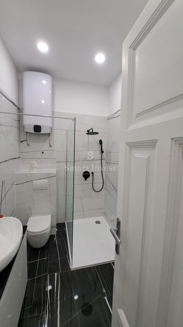 FIUME - POTOK, appartamento recentemente ristrutturato, diviso in 2 appartamenti, balcone