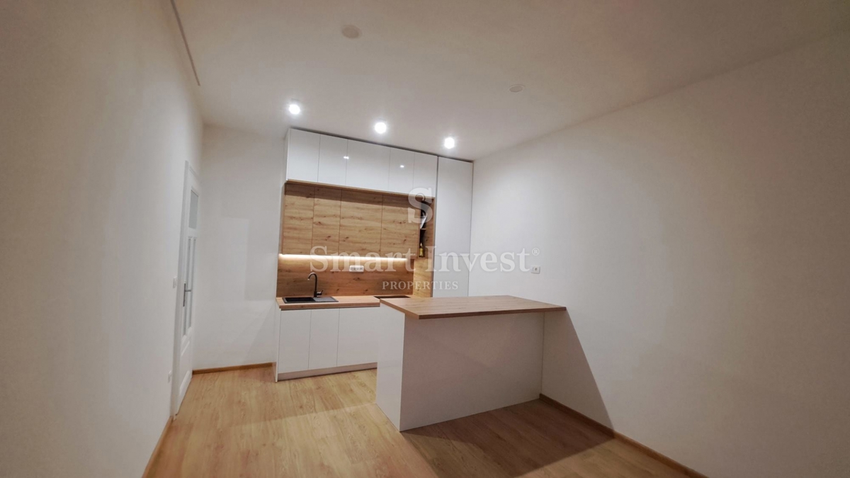 FIUME - POTOK, appartamento recentemente ristrutturato, diviso in 2 appartamenti, balcone