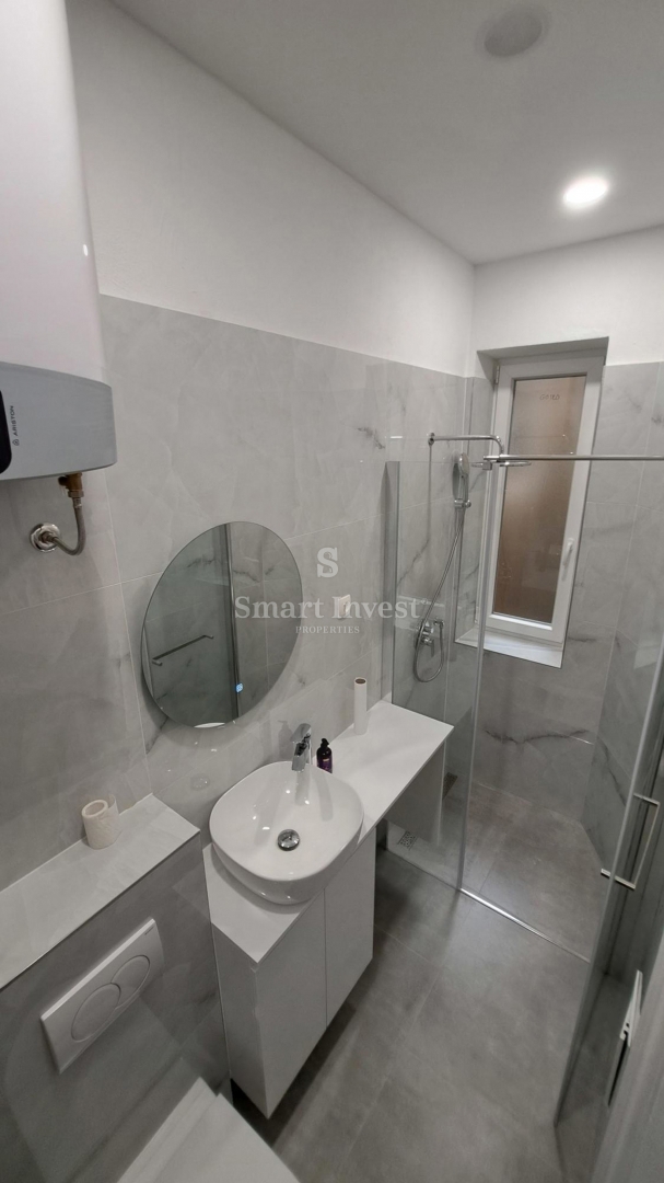 FIUME - POTOK, appartamento recentemente ristrutturato, diviso in 2 appartamenti, balcone