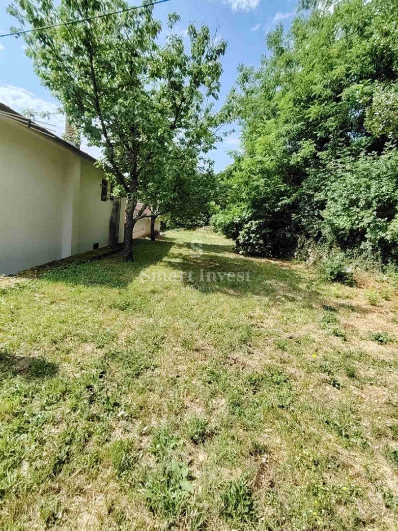 LAURANA, casa con ampio terreno di 2437 m2