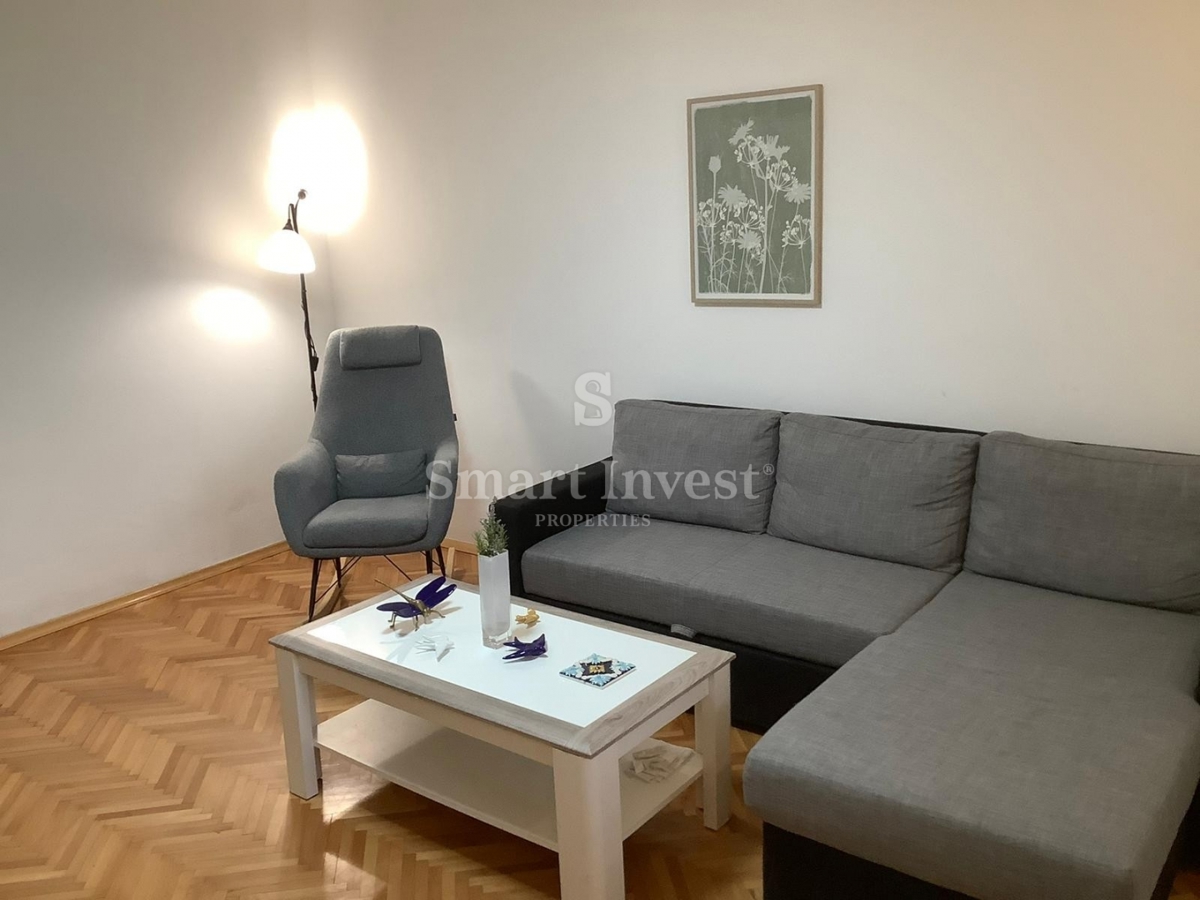 LAURANA, casa con ampio terreno di 2437 m2