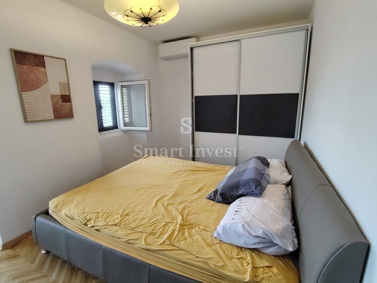 LAURANA, casa con ampio terreno di 2437 m2