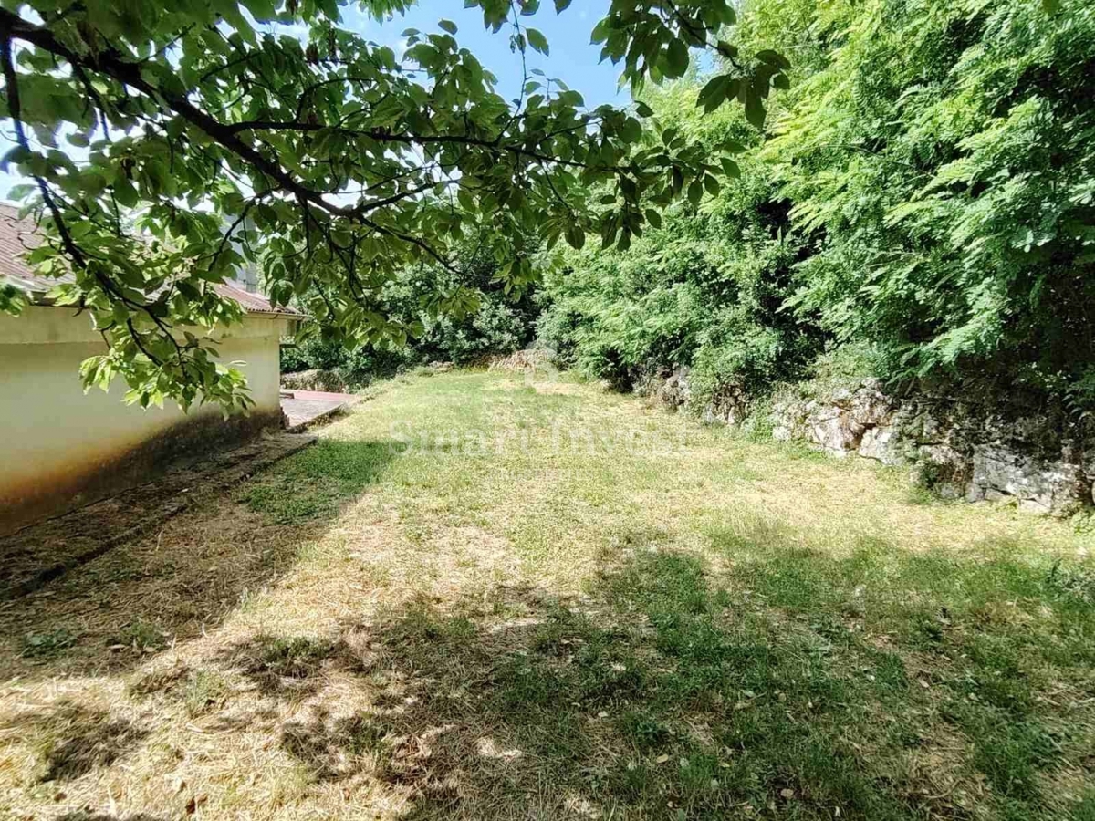 LAURANA, casa con ampio terreno di 2437 m2