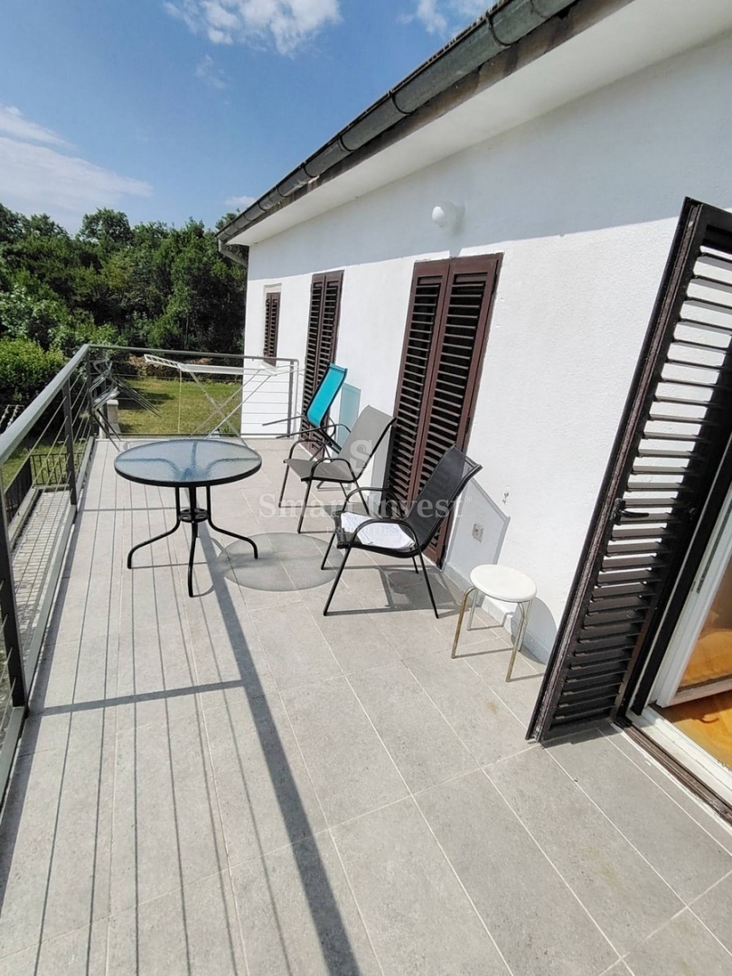 LAURANA, casa con ampio terreno di 2437 m2