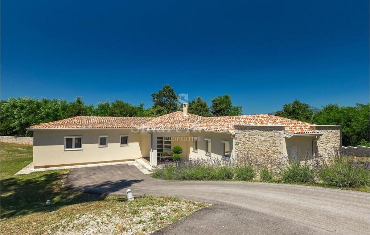 ISTRIA - ALBONA, villa con piscina e privacy assoluta