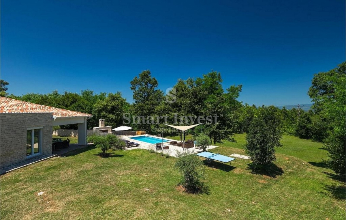 ISTRIA - ALBONA, villa con piscina e privacy assoluta