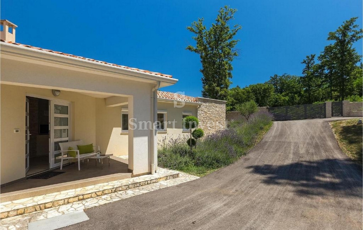 ISTRIA - ALBONA, villa con piscina e privacy assoluta