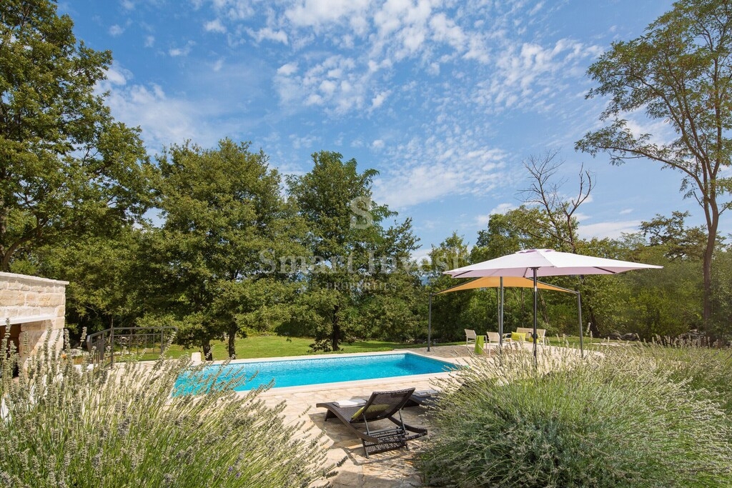 ISTRIA - ALBONA, villa con piscina e privacy assoluta