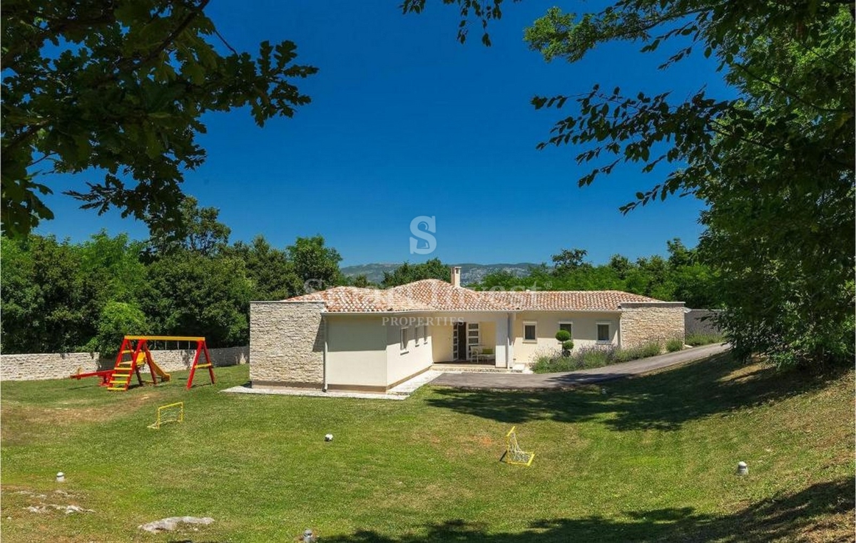 ISTRIA - ALBONA, villa con piscina e privacy assoluta