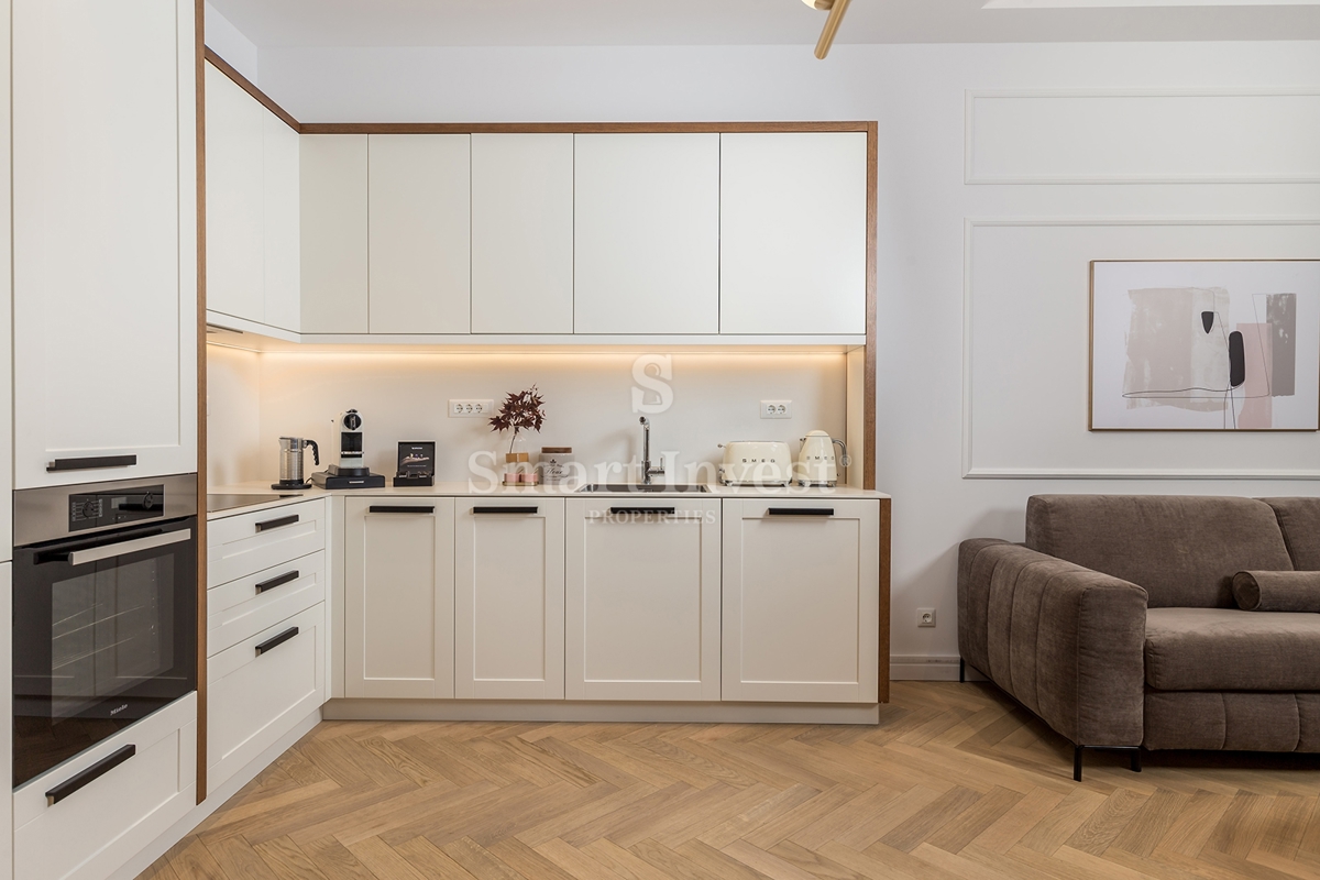 ABBAZIA – CENTRO, lussuoso appartamento fronte mare in villa ristrutturata