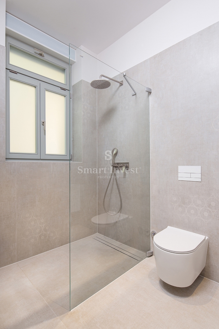 ABBAZIA – CENTRO, lussuoso appartamento fronte mare in villa ristrutturata