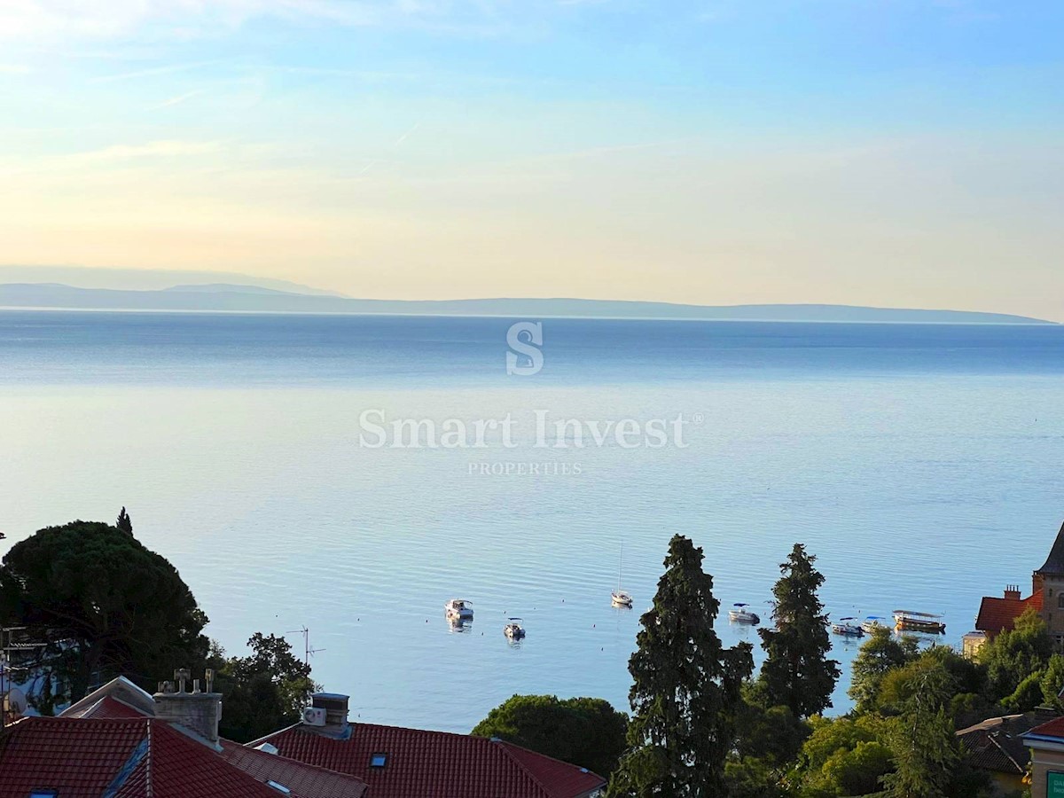 OPATIJA - CENTER, LUXURY 2-BEDROOMS APARTMENT WITH SEA VIEW AND GARAGE