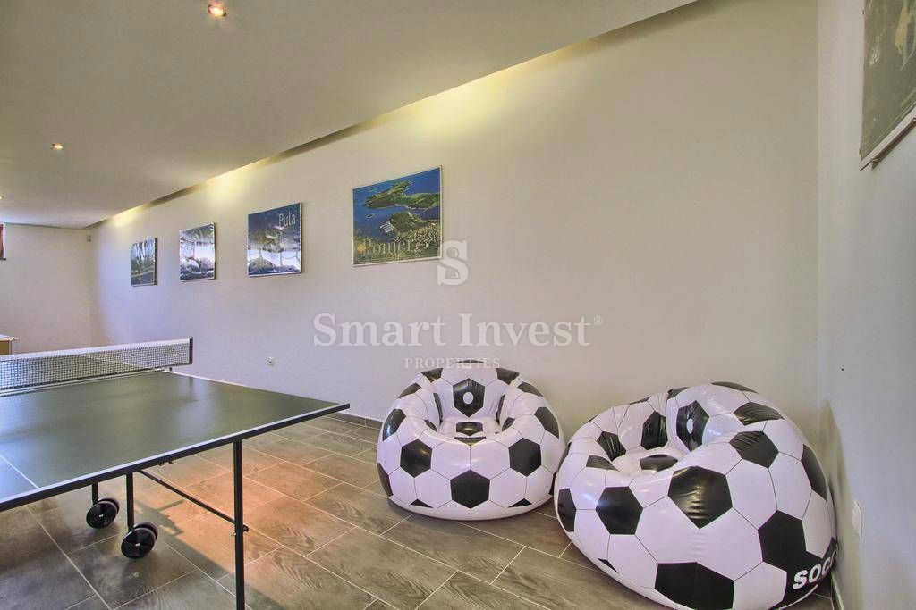 ISTRIA - Svetvinčenat, 5-bedrooms house with pool, on a secluded location
