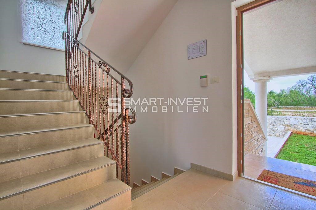 ISTRIA - Svetvinčenat, 5-bedrooms house with pool, on a secluded location